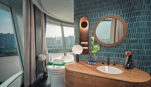 Suite, 1 King Bed, River View