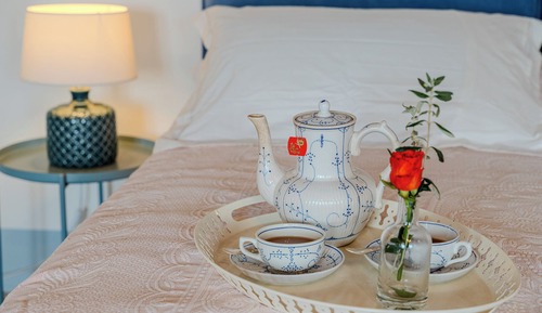 Deluxe Double Room, 1 King Bed, Hill View
