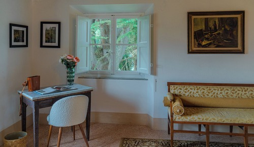 Deluxe Double Room, 1 King Bed, Hill View