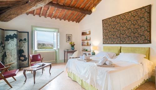 Deluxe Double Room, 1 King Bed, Hill View