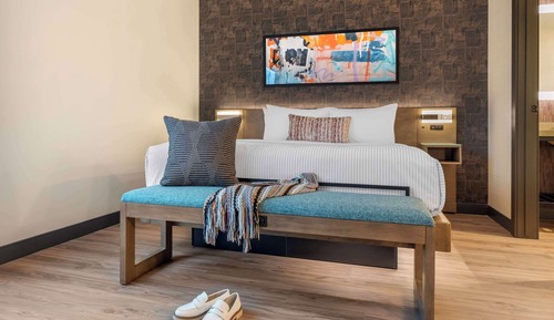 Suite, 1 King Bed, Accessible, Non Smoking (Hearing)