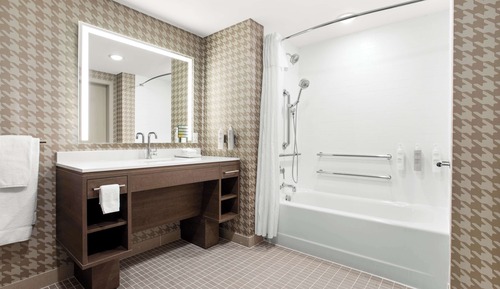 Suite, 1 King Bed, Accessible, Bathtub