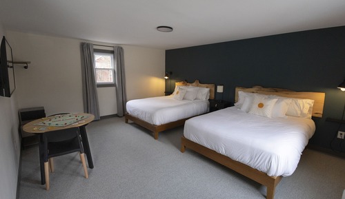 Standard Studio, 2 Queen Beds, Courtyard View