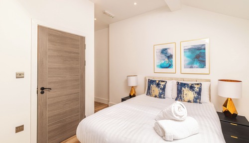 Penthouse 10 (Four-bedroom triplex)