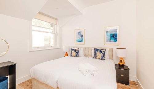 Penthouse 9 (Three-bedroom duplex)