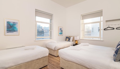 Penthouse 5 (Three-bedroom duplex)