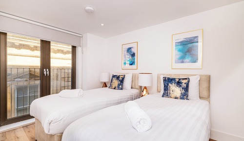 Penthouse 8 (Four-bedroom triplex)