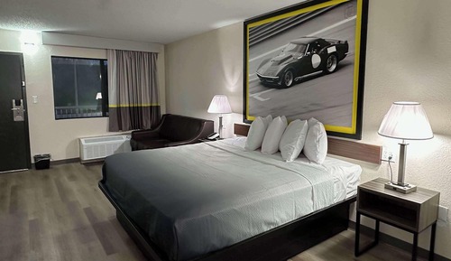 Room, 1 King Bed, Mobility Accessible, Non Smoking