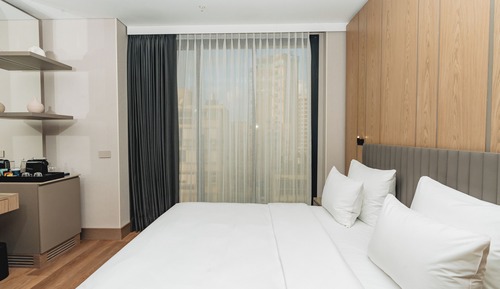 Comfort Queen Room