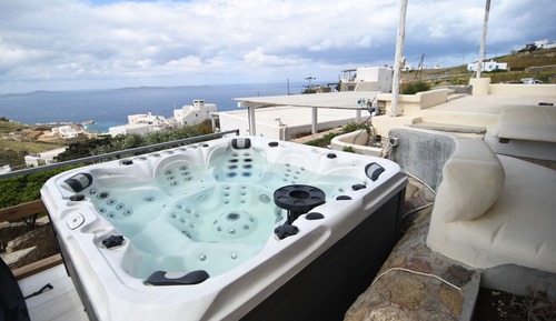 Eleni's Mykonian House