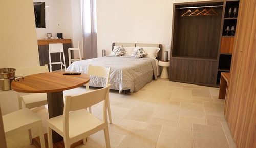 Junior Studio Suite