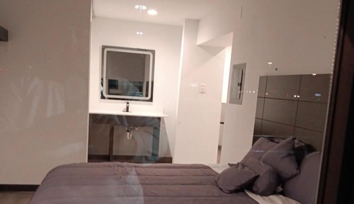 Studio, 1 King Bed, Non Smoking