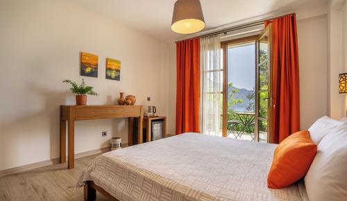 Superior Double Room, Terrace, Garden View