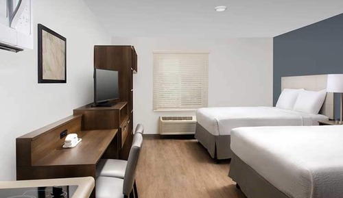 Suite, 2 Queen Beds, Non Smoking
