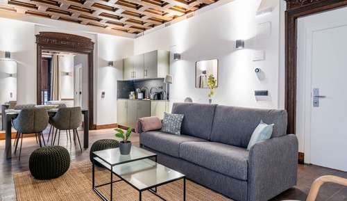One-Bedroom Apartment with terrace