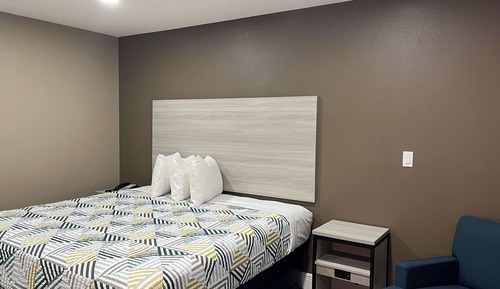 Deluxe Room, 1 King Bed, Accessible, Non Smoking