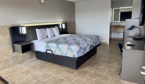 Standard Room, 1 King Bed, Non Smoking, Kitchen