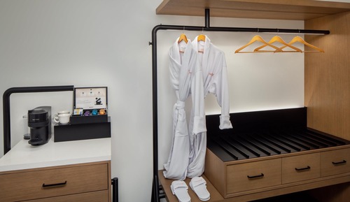 Room, 1 King Bed, City View