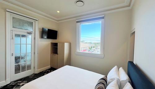 Queen Ensuite with Balcony