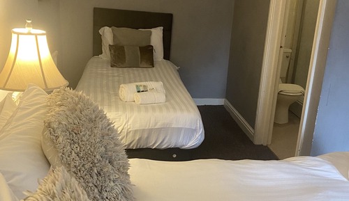 Standard Twin Room