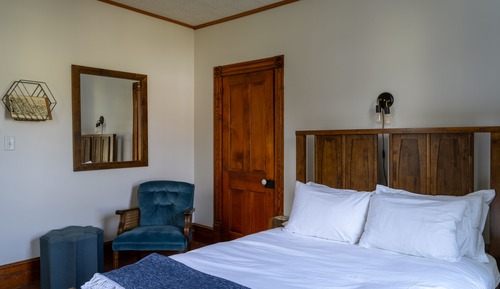 Room, 1 Queen Bed, Non Smoking, Private Bathroom