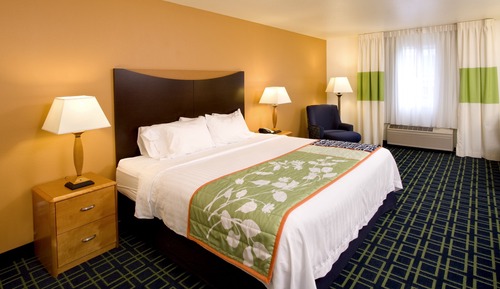 Room, 1 Queen Bed, Non Smoking, Ground Floor