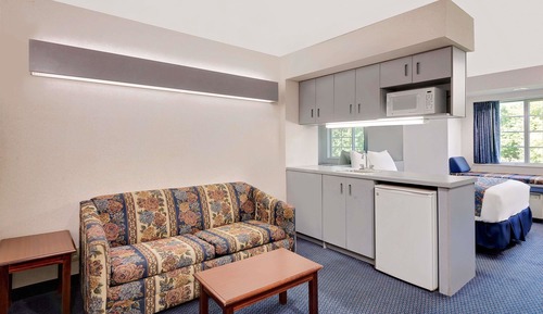Suite, 1 Queen Bed, Non Smoking, Jetted Tub