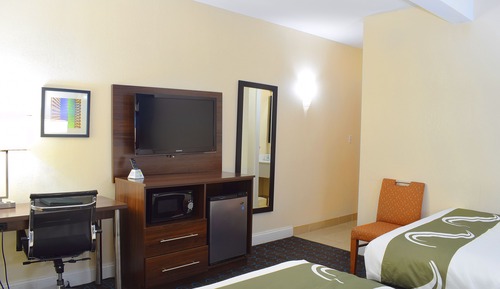 Suite, Multiple Beds, Non Smoking (2 Queen Beds, Sofa Bed)