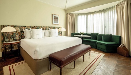 Premium Double Room Single Use Velázquez View