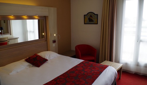 Double Room, 1 Queen Bed, Pool View