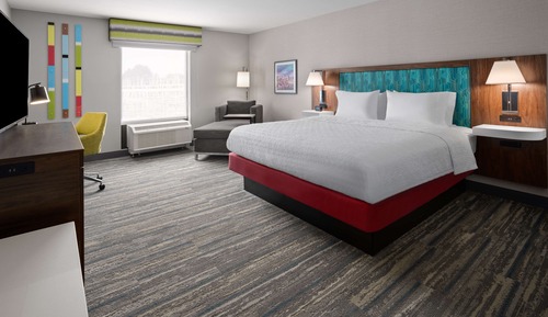 Room, 1 King Bed, Business Lounge Access