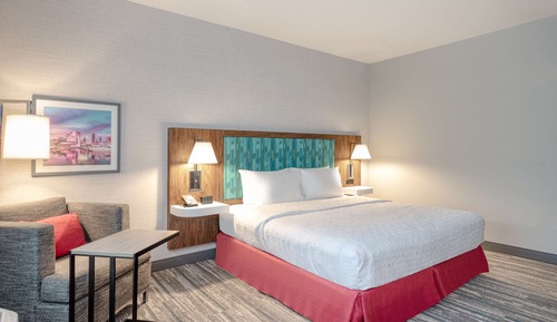 Room, 1 King Bed, Accessible (Mobility & Hearing, Roll-in Shower)