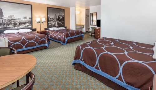 Studio Suite, Multiple Beds, Smoking