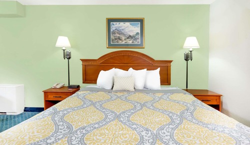Room, 1 King Bed, Accessible