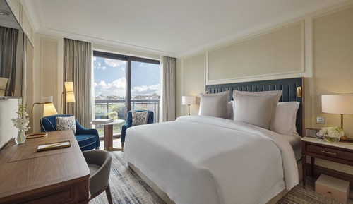 Room, Balcony