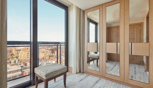 Luxury Suite
