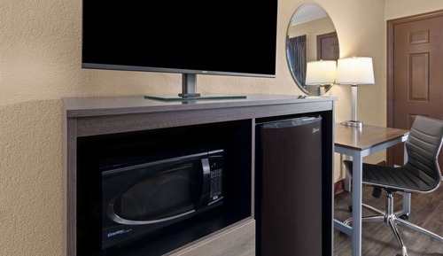 Room, 1 King Bed, Accessible, Non Smoking (Bathtub w/Grab Bars, Hearing Access)