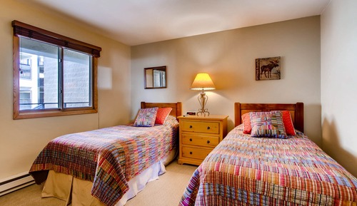 Room, 2 Bedrooms (Plaza, 2 Bath 3 Peak)