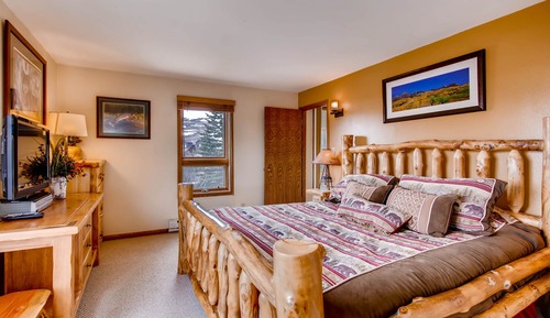 Plaza: 3 Bedroom 3 Bath 4 Peak