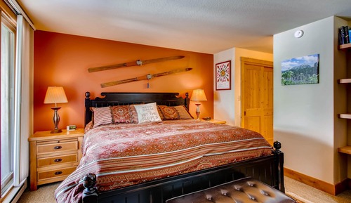 Room, 2 Bedrooms (Plaza, 2 Bath 5 Peak)