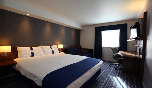 Room, 1 King Bed, Accessible, Ground Floor (Free Hot Breakfast)