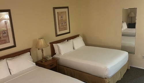 Standard Room, 2 Queen Beds, Accessible Bathtub (Communications, Accessible Tub)