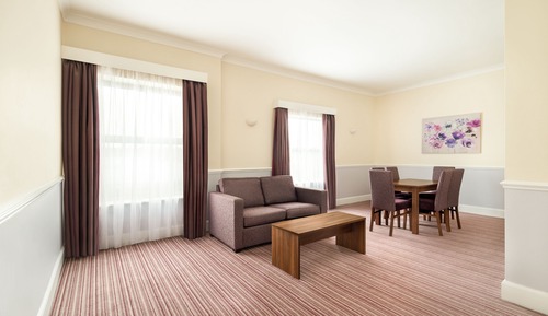 Suite, 1 Bedroom (Dining Area)