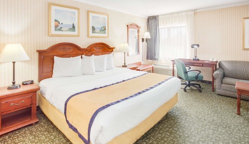 Suite, 1 King Bed, Jetted Tub