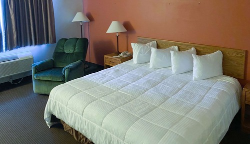 Deluxe Room, 1 King Bed, Non Smoking, Hot Tub