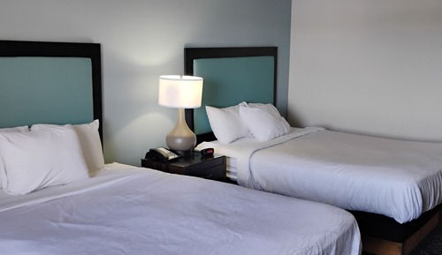 Standard Room, 2 Queen Beds, Lake View