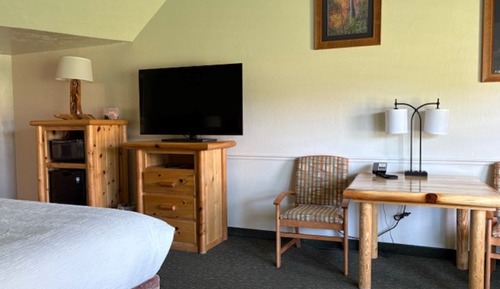 Standard Room, 1 King Bed, Accessible, Refrigerator & Microwave