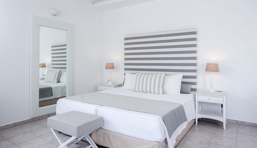 Suite, Sea View
