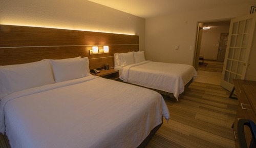Suite, 2 Queen Beds, Non Smoking