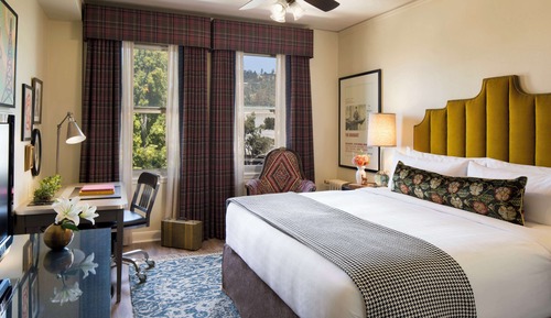 Room, 1 King Bed, Accessible, Bathtub (Mobility & Hearing)